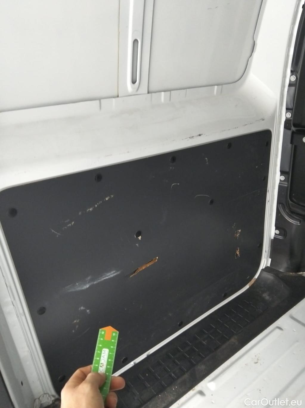  Peugeot  Expert PEUGEOT  / 2016 / 4P / furgón Furgón Pro 1.5 BlueHDi 100 Long #29