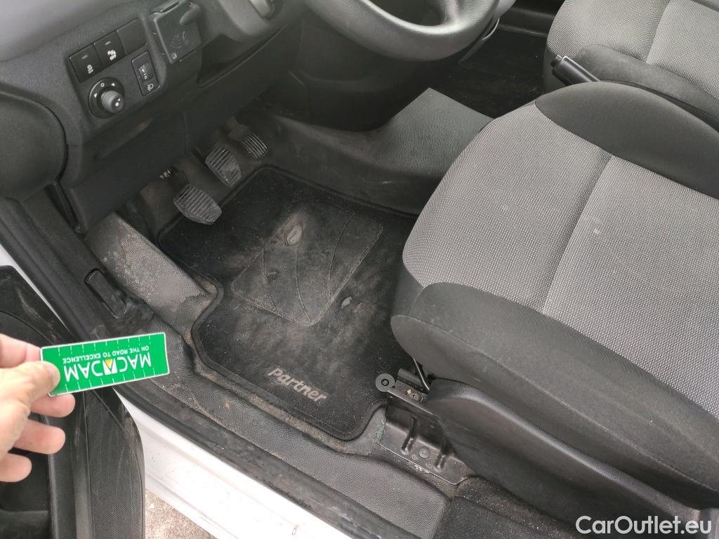  Peugeot  Partner PEUGEOT  VU 4p 2G furgón derivado de Furgón Confort PackL2 BlueHDi 73KW (100) #25