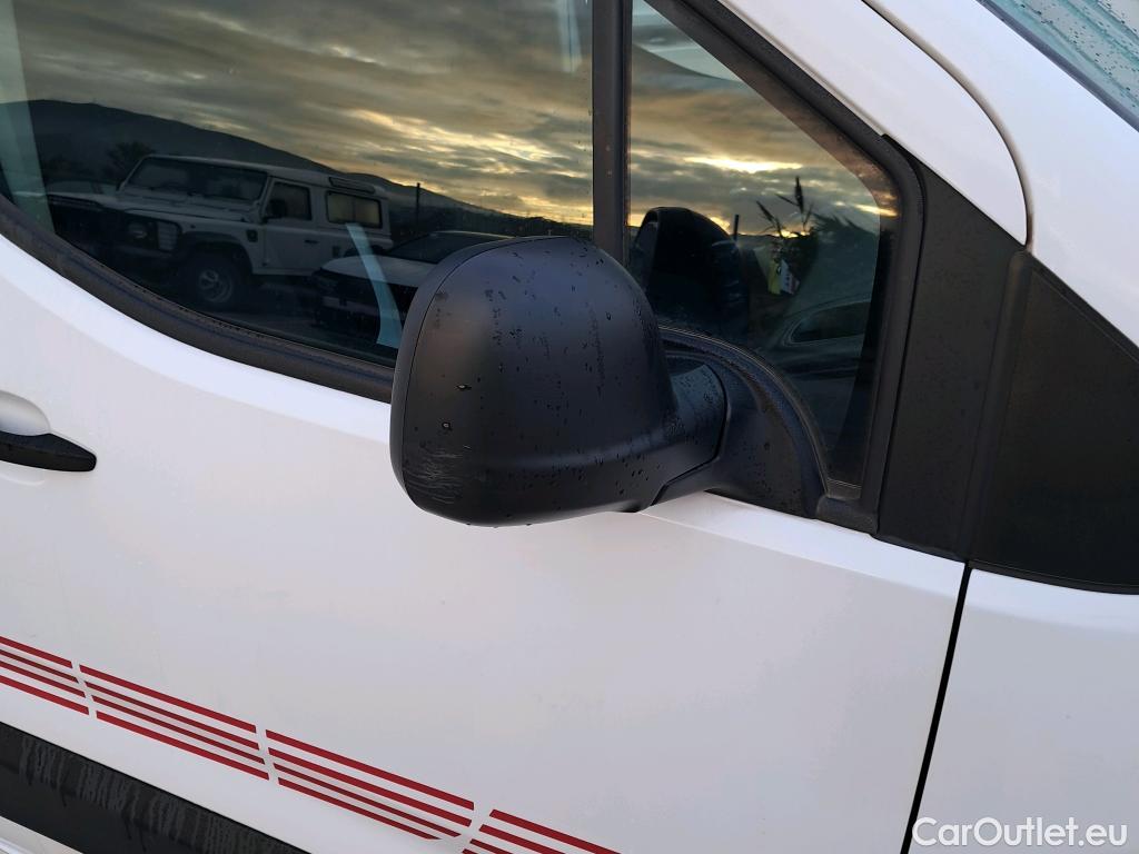  Citroen  Berlingo CITROEN  / 2018 / 4P / furgón derivado de turismo Talla M BlueHDi 100 #37