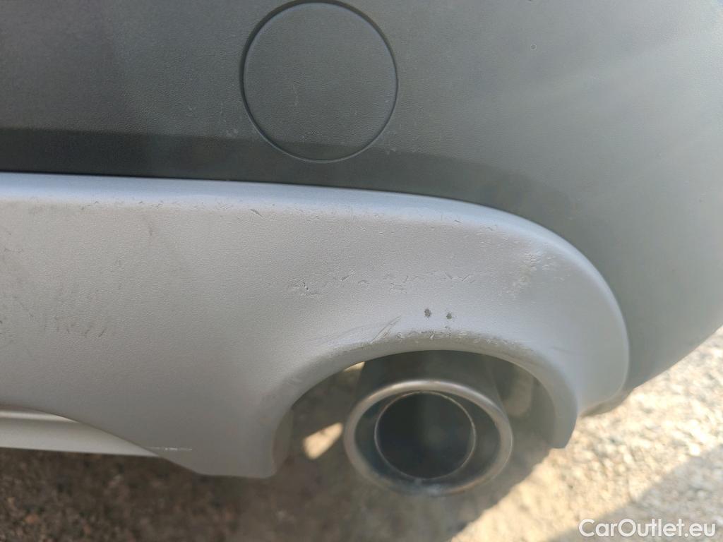  Ford  Kuga FORD  / 2019 / 5P / todoterreno Titanium 1.5 EcoBlue 88kW (120CV) #23