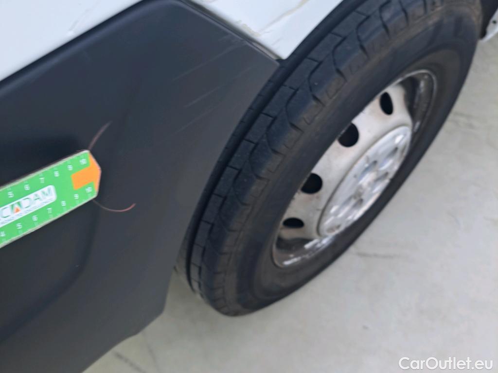  Peugeot  Boxer PEUGEOT  / 2014 / 4P / furgón 333 L2 H1 BHDI 103kW (140CV) S&S 6 V. M (AC) #72