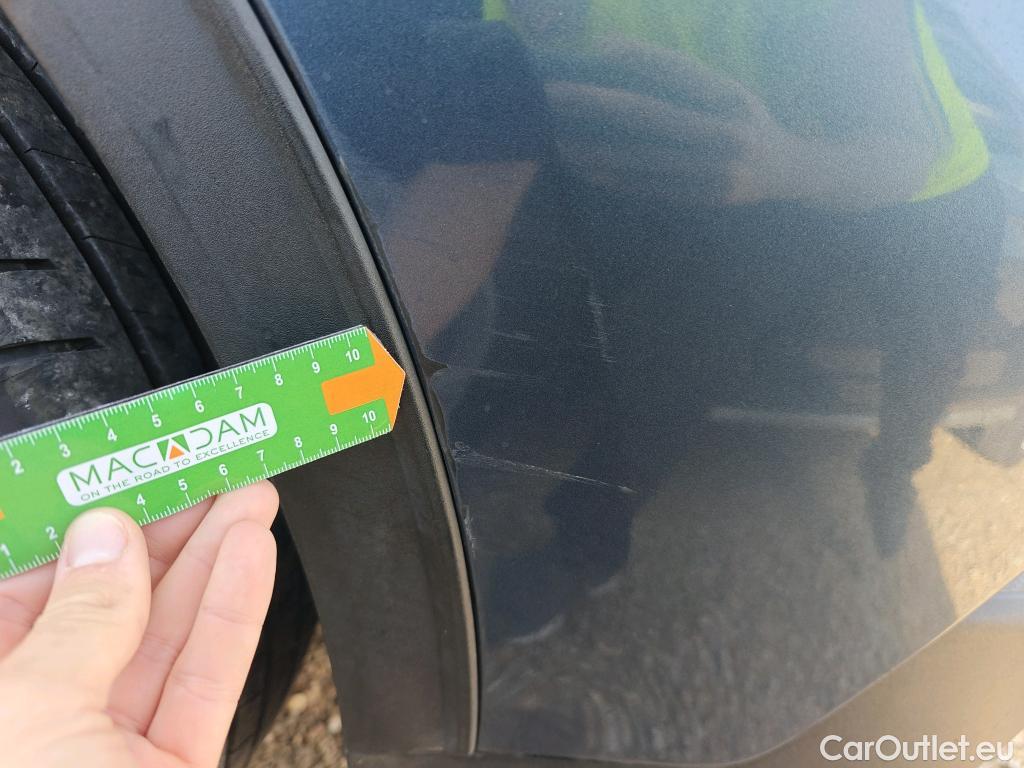  Ford  Kuga FORD  / 2019 / 5P / todoterreno Titanium 1.5 EcoBlue 88kW (120CV) #38