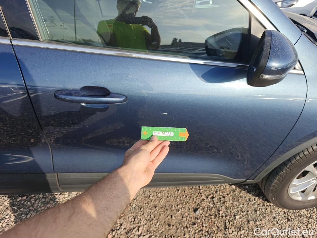  Ford  Kuga FORD  / 2019 / 5P / todoterreno Titanium 1.5 EcoBlue 88kW (120CV) #10