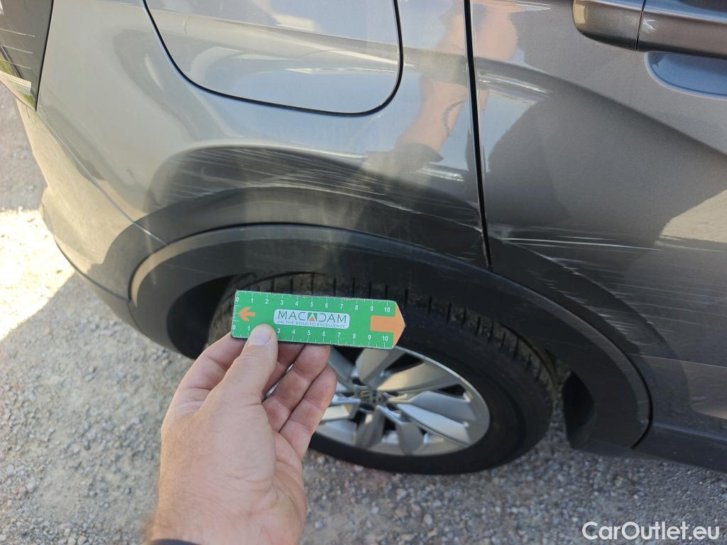  Volkswagen  T-CROSS VOLKSWAGEN  / 2018 / 5P / todoterreno Advance 1.0 TSI 85kW (115CV) DSG (AC) #28