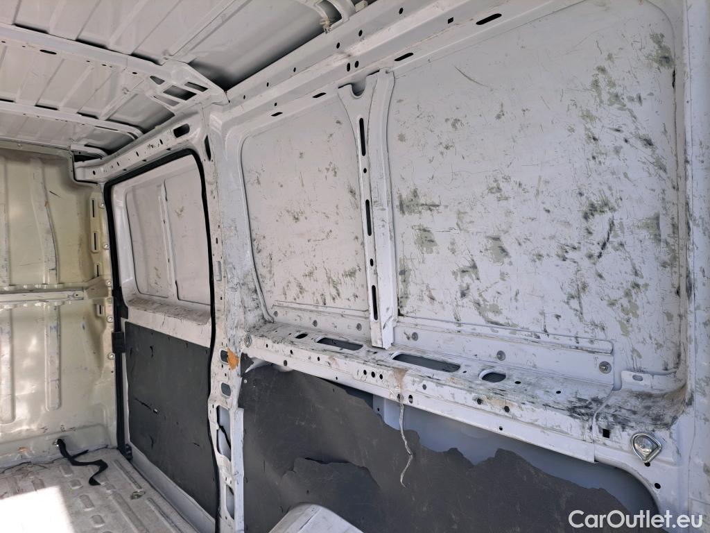  Peugeot  Boxer PEUGEOT  / 2014 / 4P / furgón 333 L2 H1 BHDI 103kW (140CV) S&S 6 V. M (AC) #18