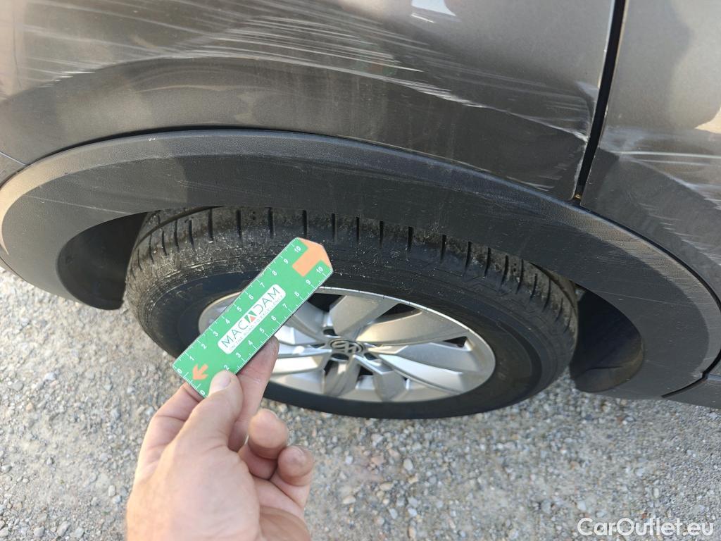  Volkswagen  T-CROSS VOLKSWAGEN  / 2018 / 5P / todoterreno Advance 1.0 TSI 85kW (115CV) DSG (AC) #29