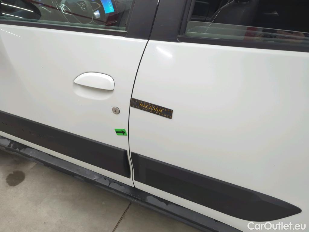  Dacia  Duster 1.5 Blue dCi 115CP Comfort 4WD #88