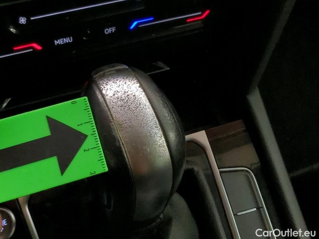  Volkswagen  Arteon Elegance 2.0 TDI 150 CP DSG #26