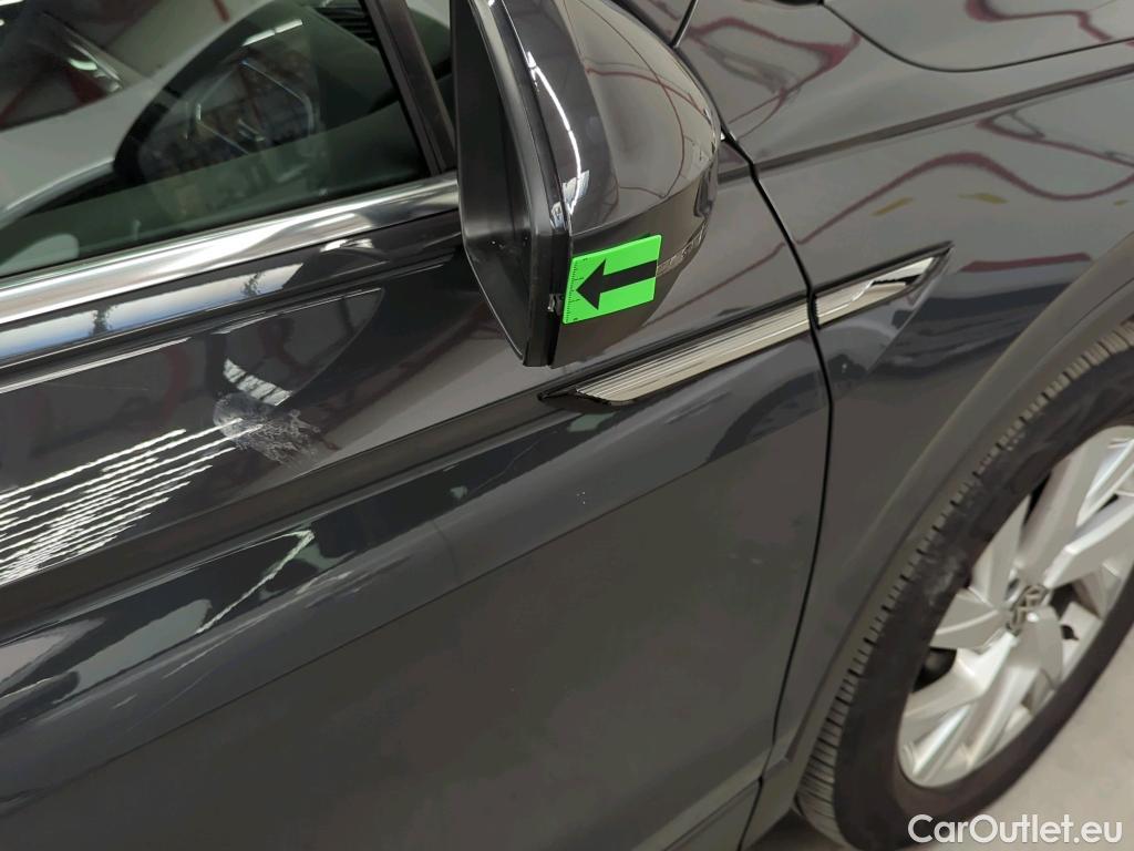  Volkswagen  Tiguan Elegance 2.0 TDI 200CP DSG 4Motion #21