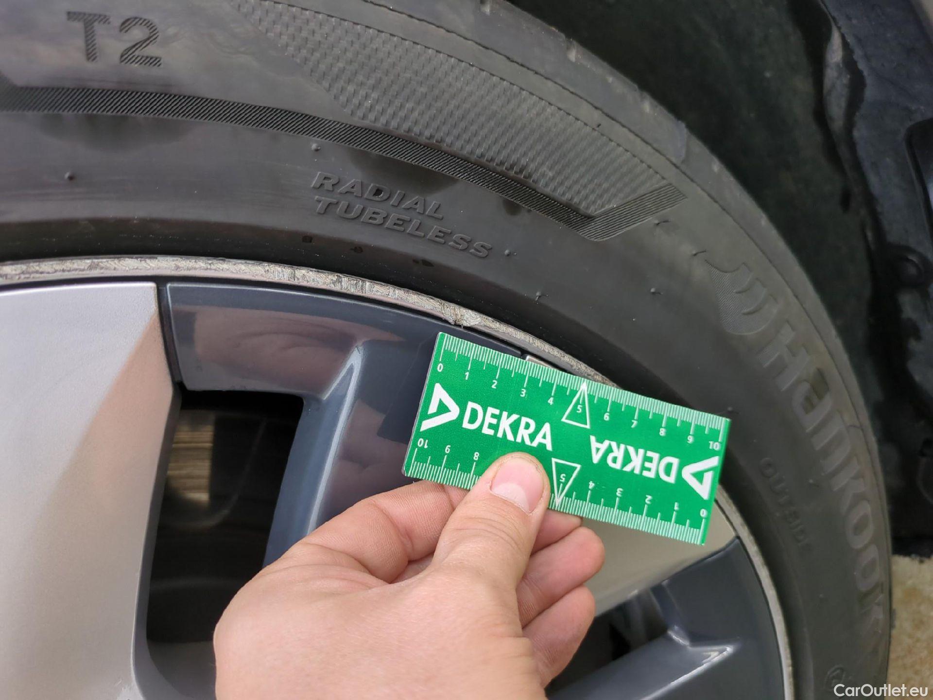  Tesla  Model Y TESLA  / 2021 / 5P / SUV RWD #6