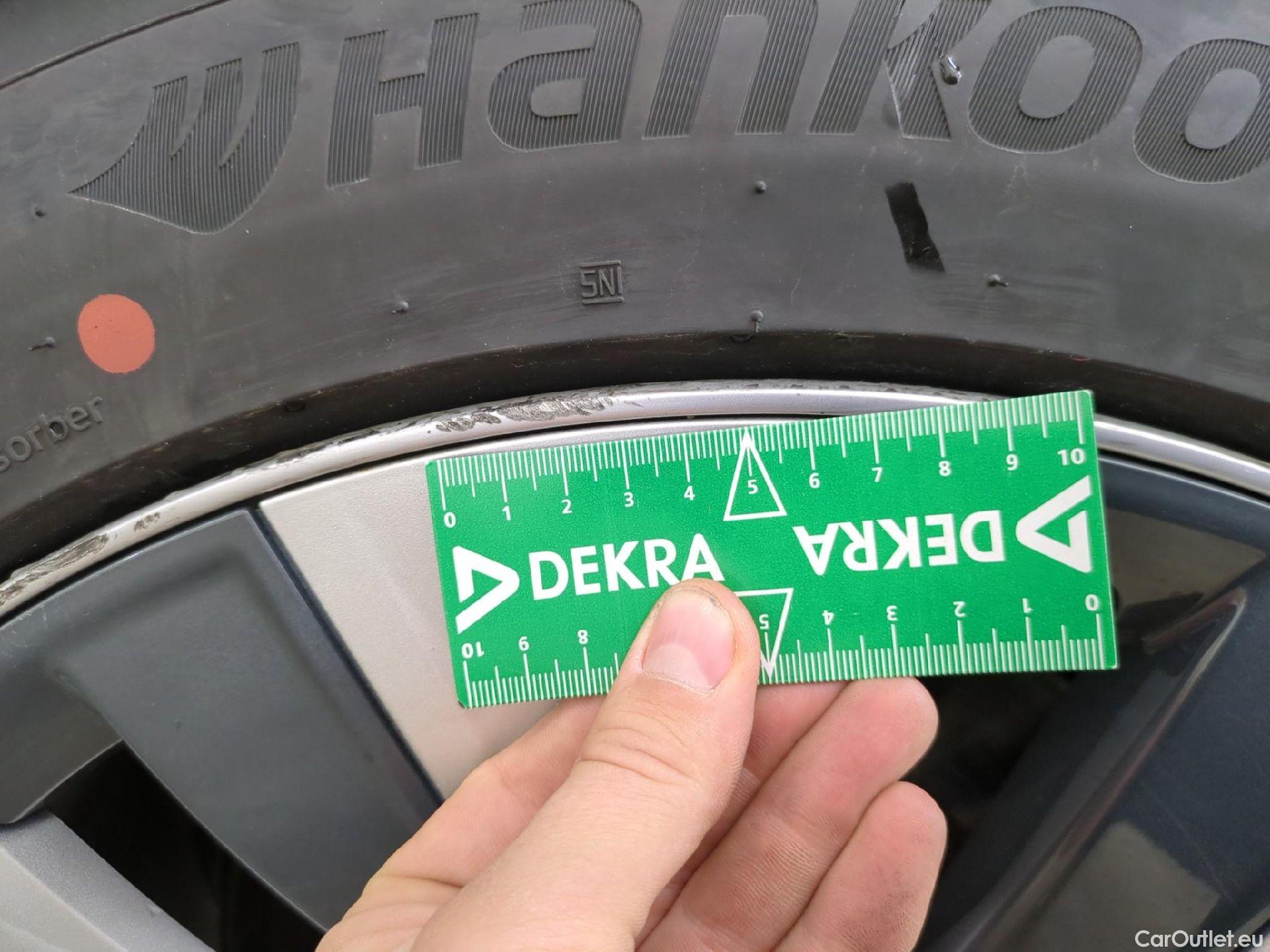  Tesla  Model Y TESLA  / 2021 / 5P / SUV RWD #13