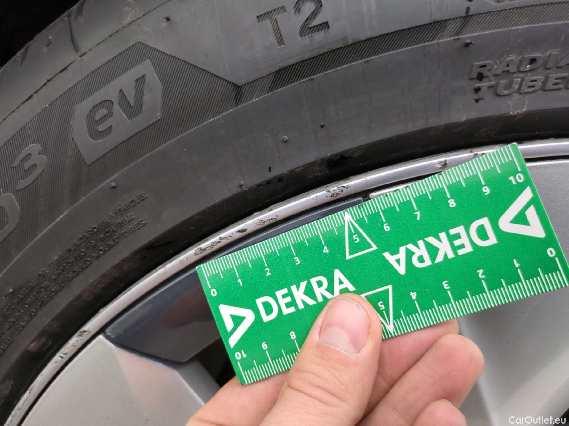  Tesla  Model Y TESLA  / 2021 / 5P / SUV RWD #15