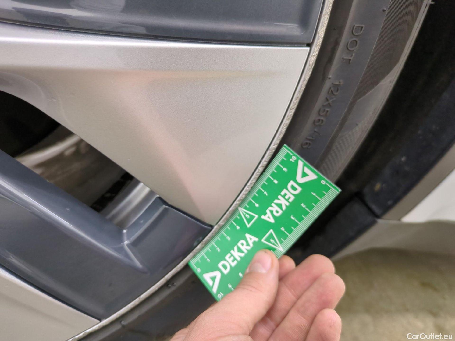  Tesla  Model Y TESLA  / 2021 / 5P / SUV RWD #22