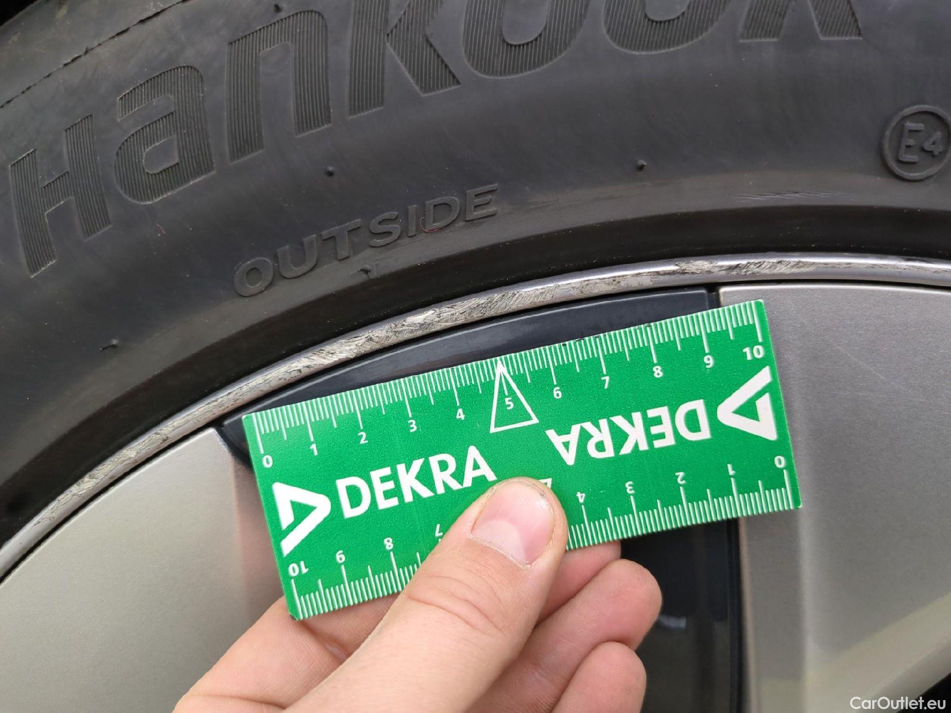  Tesla  Model Y TESLA  / 2021 / 5P / SUV RWD #23