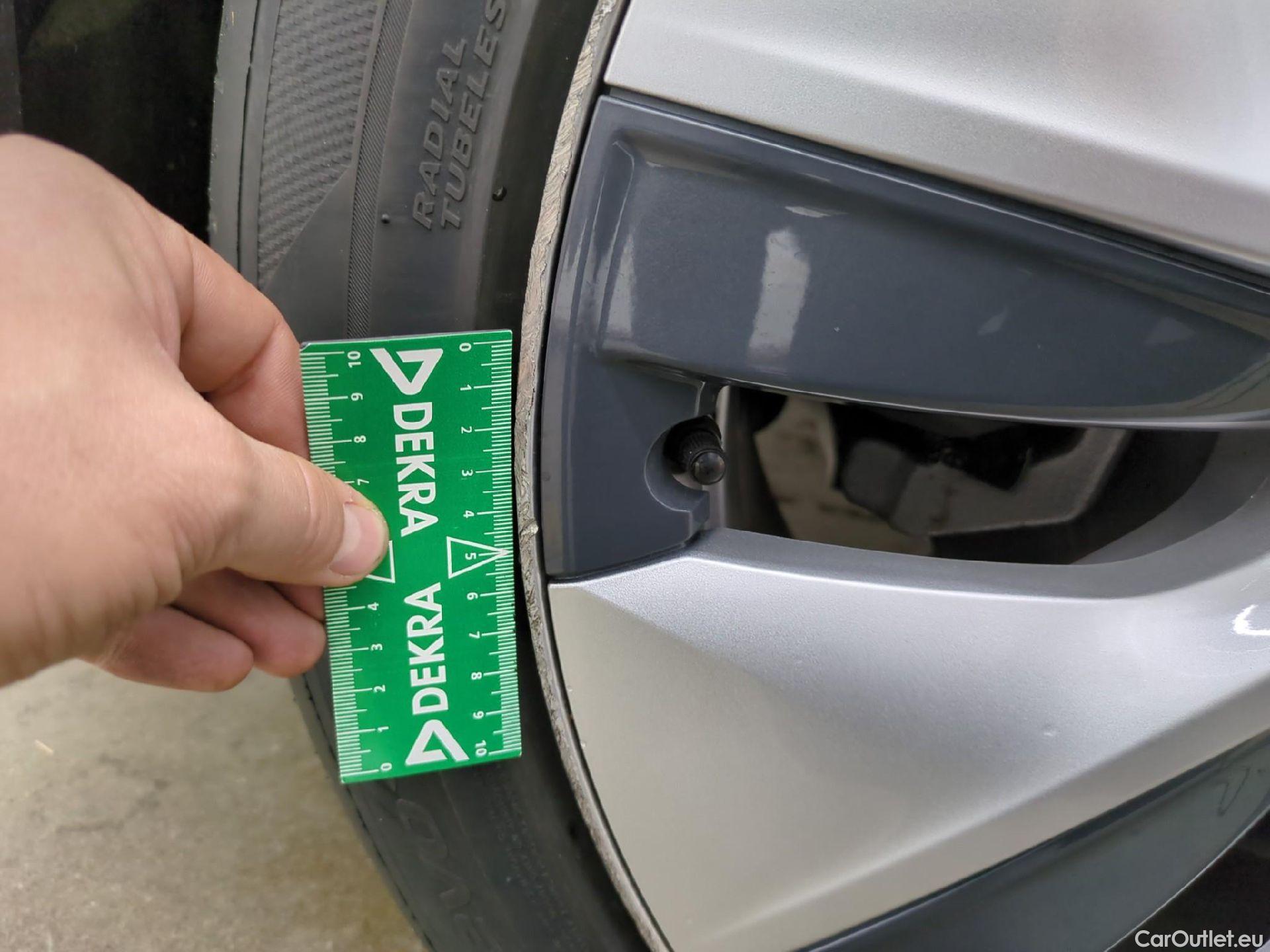  Tesla  Model Y TESLA  / 2021 / 5P / SUV RWD #19