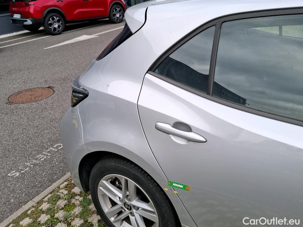  Toyota  Corolla TOYOTA  / 2018 / 5P / Berline Hybride 122h Dynamic Business Supp Lomb #9