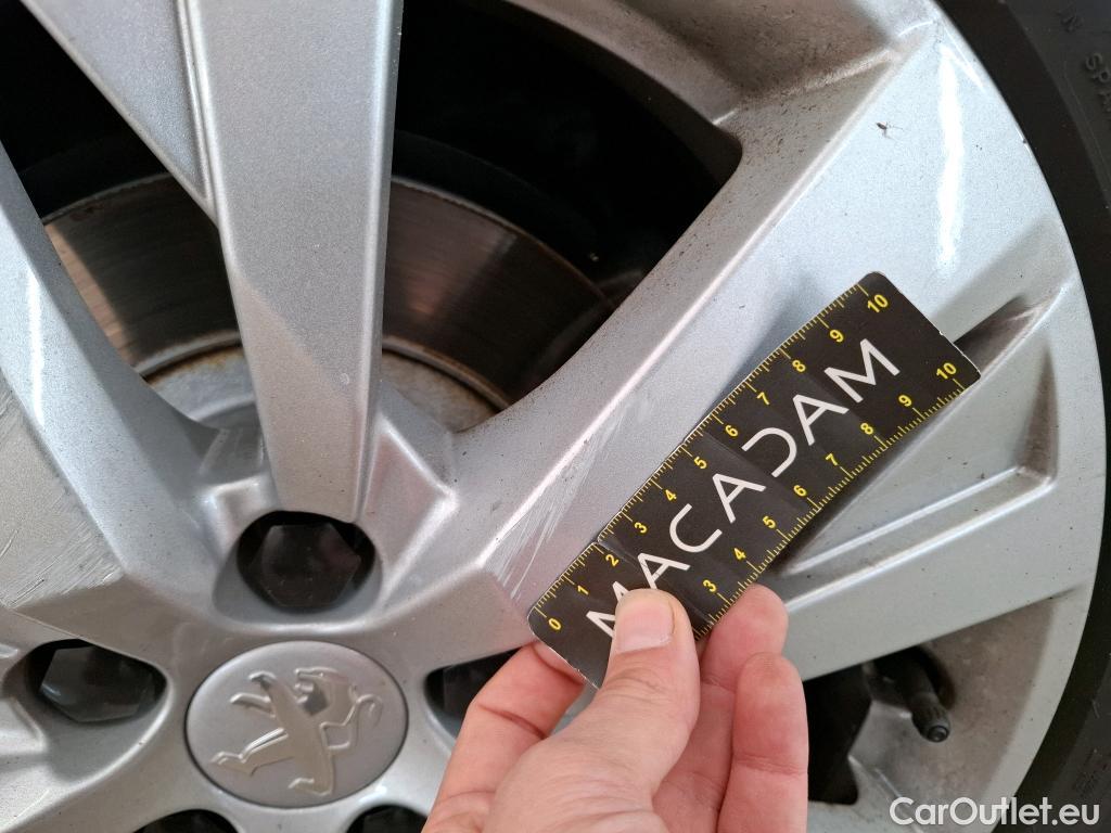  Peugeot  3008 PEUGEOT  / 2016 / 5P / SUV BlueHDi 130 S&S EAT8 ACTIVE BUSINESS #18