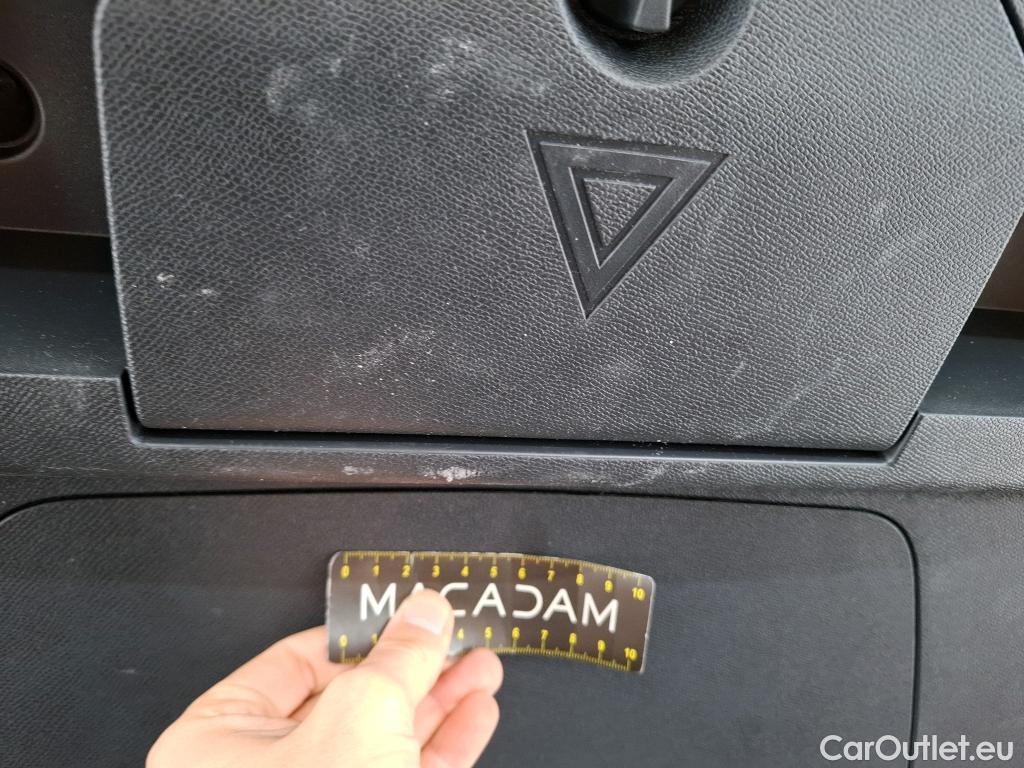  Peugeot  3008 PEUGEOT  / 2016 / 5P / SUV BlueHDi 130 S&S EAT8 ACTIVE BUSINESS #30