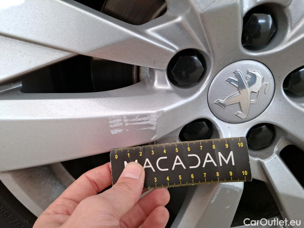  Peugeot  3008 PEUGEOT  / 2016 / 5P / SUV BlueHDi 130 S&S EAT8 ACTIVE BUSINESS #20