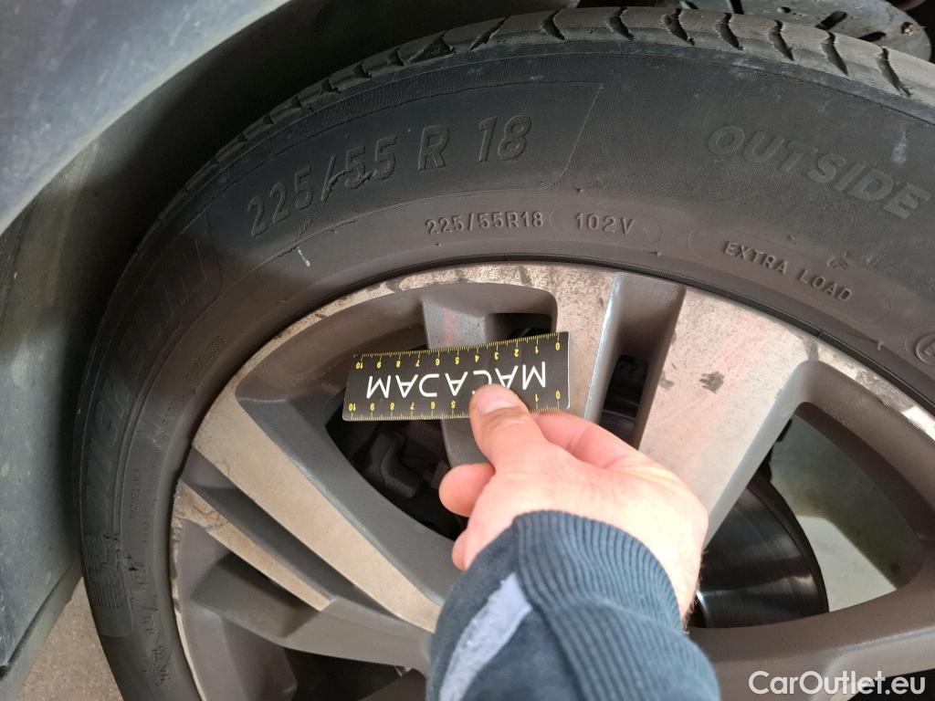  Peugeot  3008  Allure Pack 1.2 PureTech 130CV BVA8 E6d #33