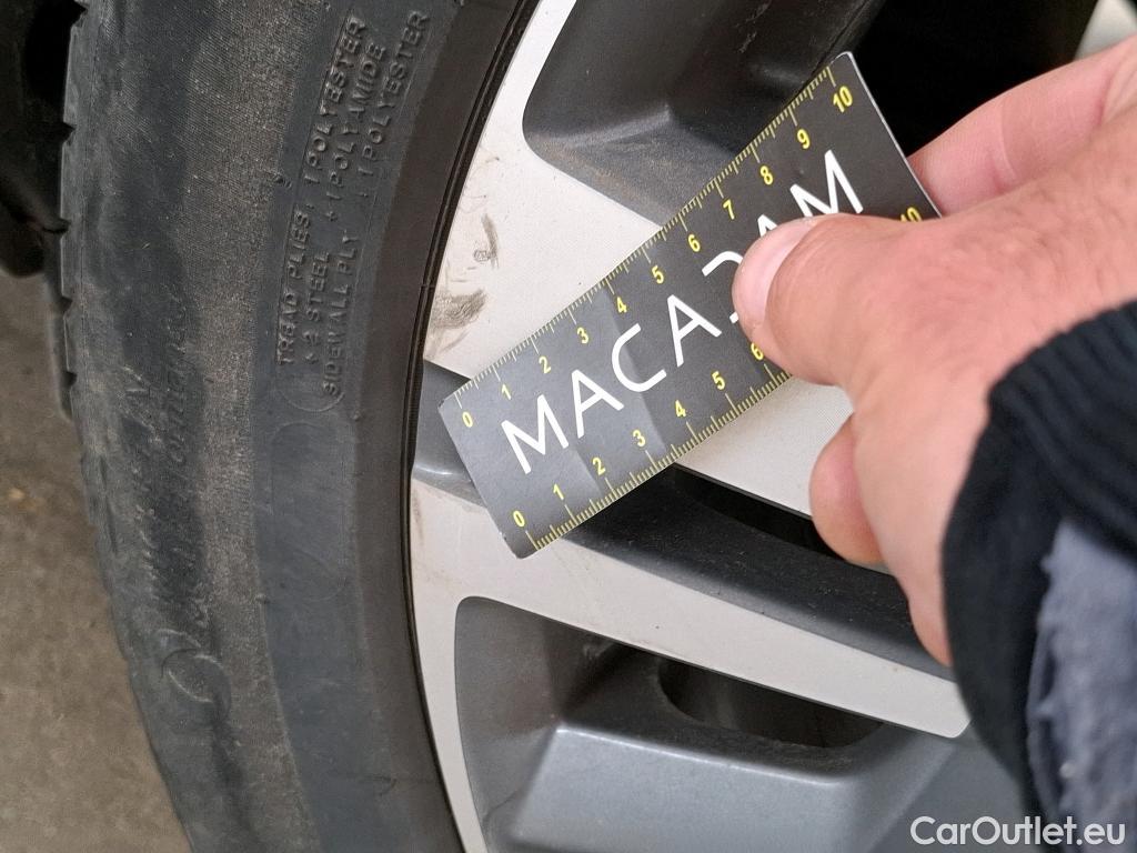  Peugeot  3008  Allure Pack 1.2 PureTech 130CV BVA8 E6d #44