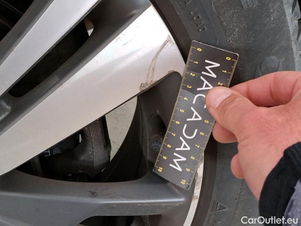  Peugeot  3008  Allure Pack 1.2 PureTech 130CV BVA8 E6d #42