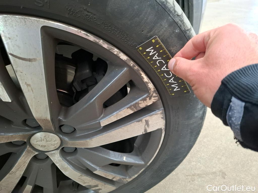  Peugeot  3008  Allure Pack 1.2 PureTech 130CV BVA8 E6d #37