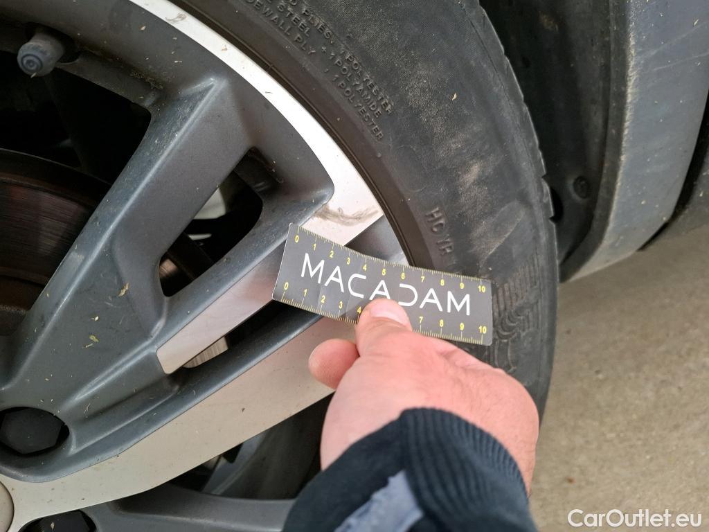  Peugeot  3008  Allure Pack 1.2 PureTech 130CV BVA8 E6d #69