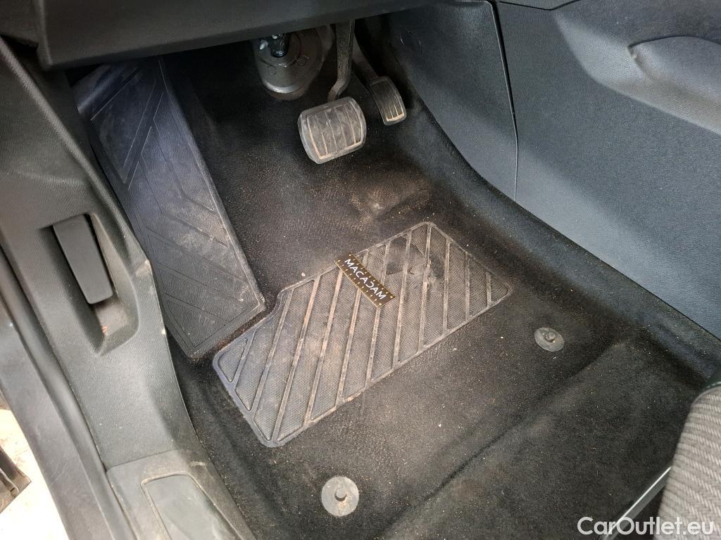  Peugeot  3008  Allure Pack 1.2 PureTech 130CV BVA8 E6d #49