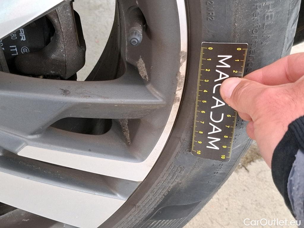  Peugeot  3008  Allure Pack 1.2 PureTech 130CV BVA8 E6d #41