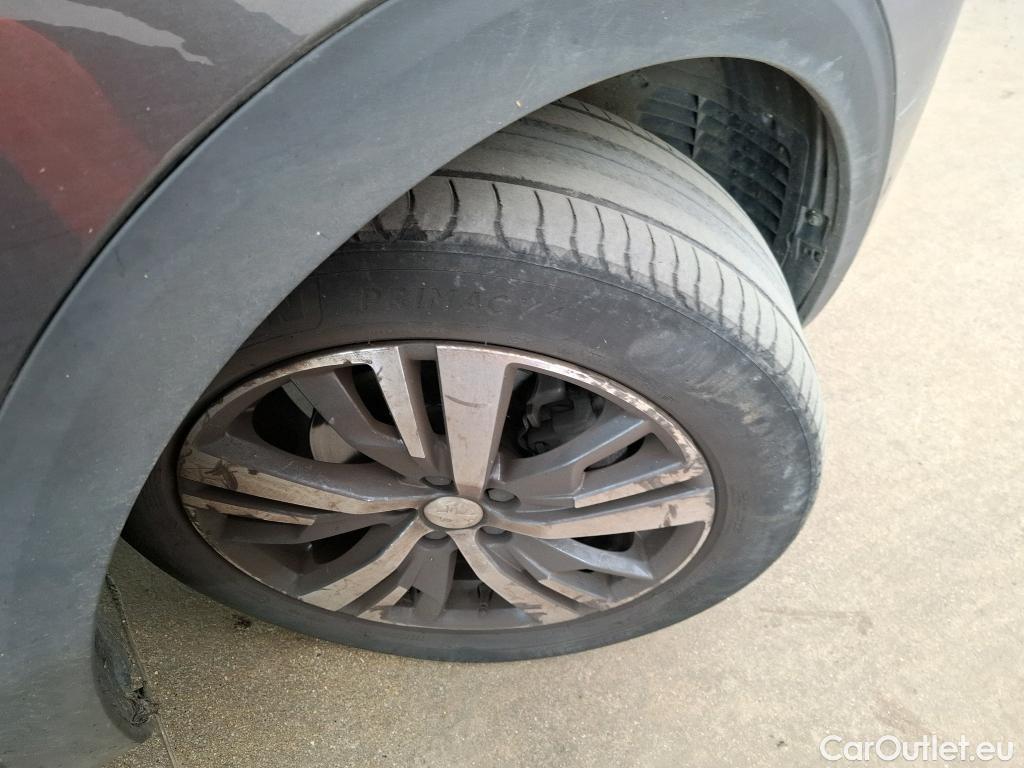  Peugeot  3008  Allure Pack 1.2 PureTech 130CV BVA8 E6d #15