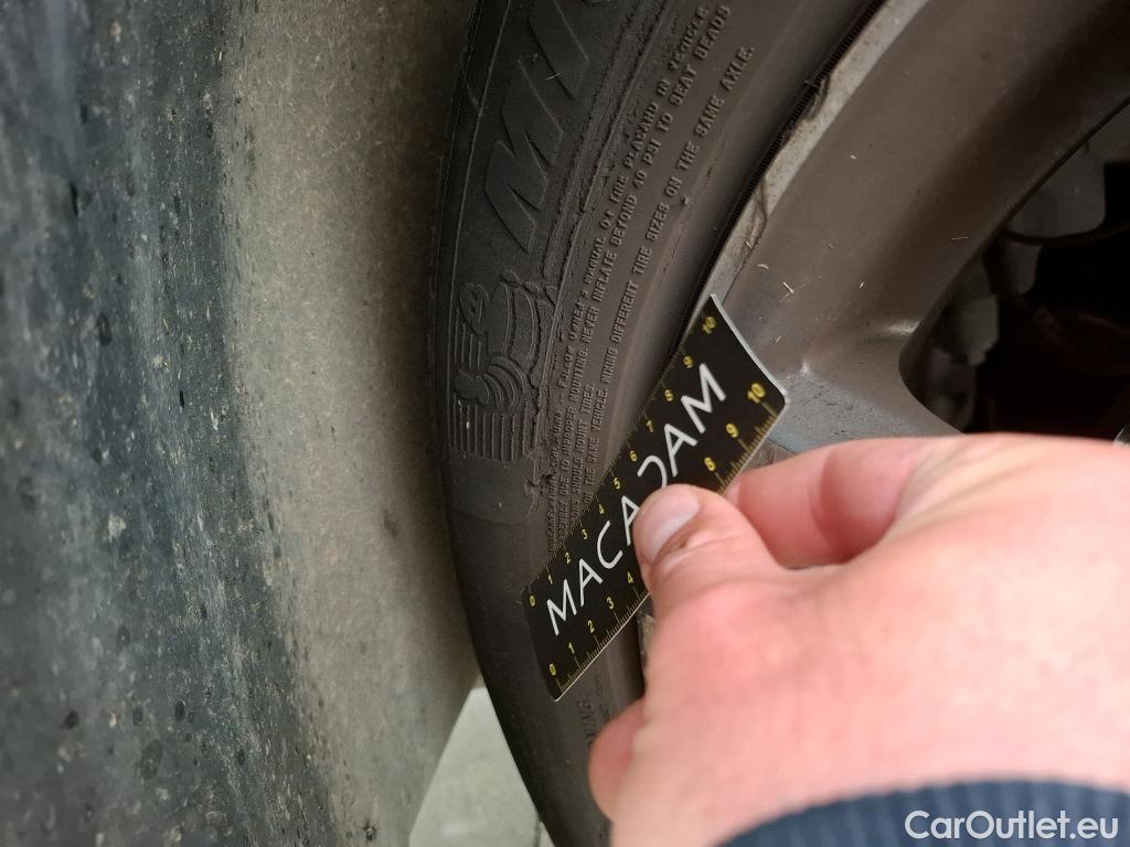  Peugeot  3008  Allure Pack 1.2 PureTech 130CV BVA8 E6d #17