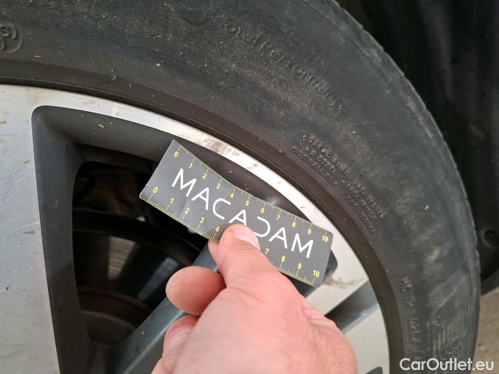  Peugeot  3008  Allure Pack 1.2 PureTech 130CV BVA8 E6d #68