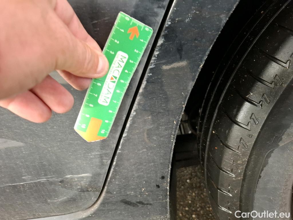  Volkswagen  Polo VOLKSWAGEN  / 2017 / 5P / Berline 1.0 TSI 95 DSG7 Lounge Business #23