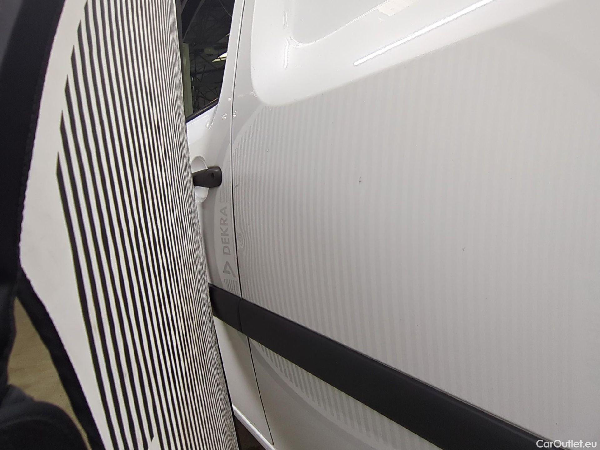  Renault  Kangoo  Express Maxi Extra (Série Spéciale) 1.5 dCi 90CV BVM5 E6 #42