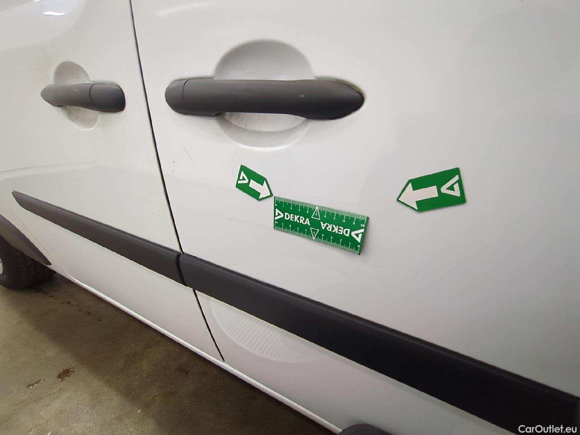  Renault  Kangoo  Express Maxi Extra (Série Spéciale) 1.5 dCi 90CV BVM5 E6 #32