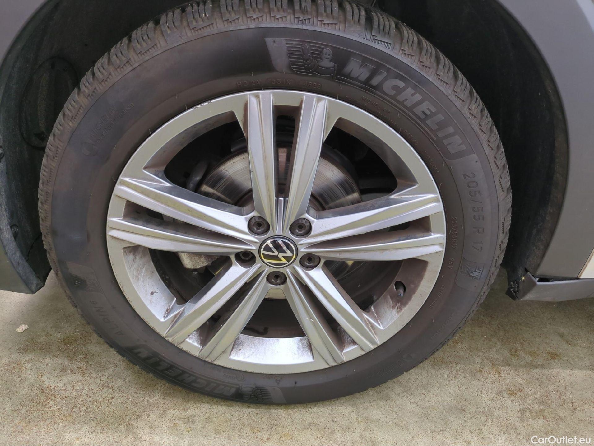  Volkswagen  T-CROSS VOLKSWAGEN  / 2018 / 5P / SUV 1.0 TSI 110ch DSG R-Line(SP) #2