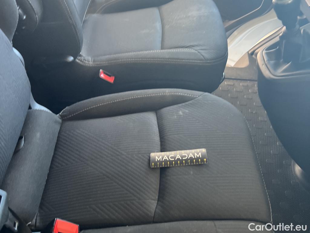  Renault  Trafic  Fourgon L2H1 3T Grand Confort 2.0 dCi 130CV BVM6 E6d #41