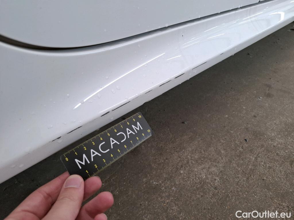  Toyota  Yaris TOYOTA  Hybride / 2019 / 5P / Berline Hybride 116h Dynamic Business Stage Acad #24