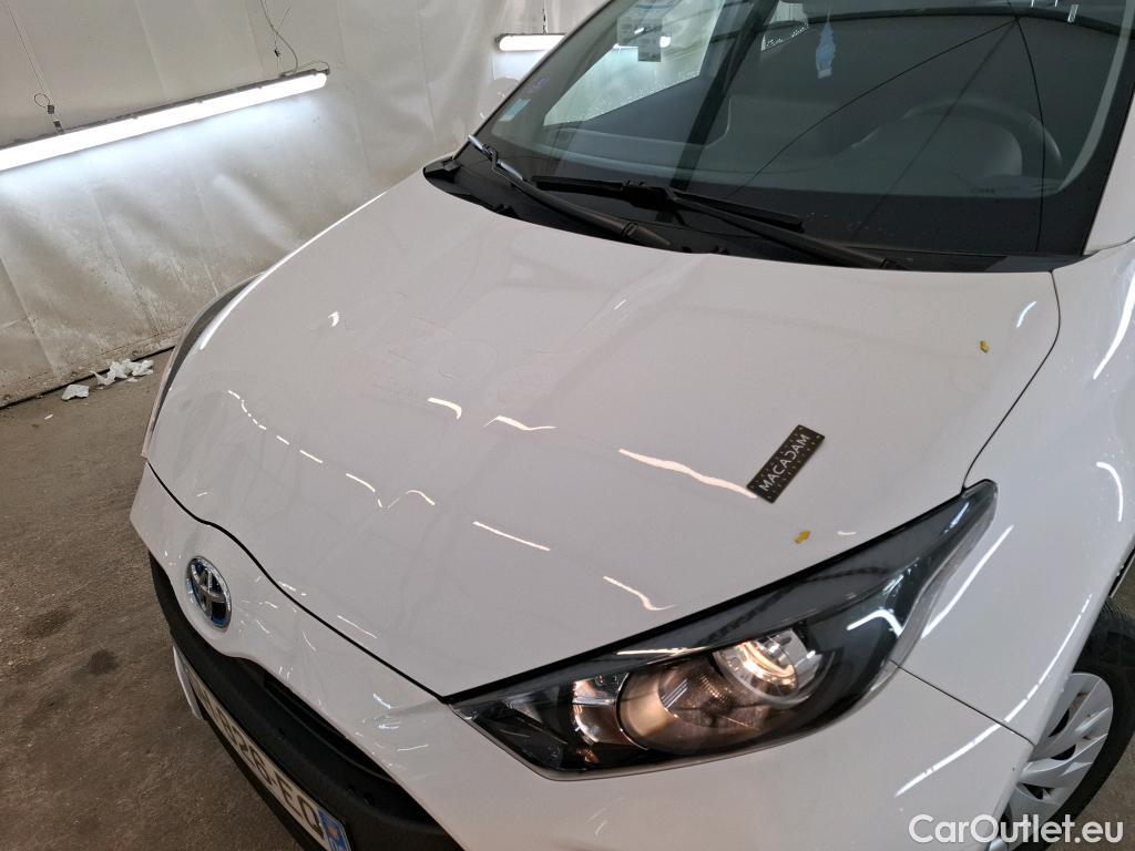  Toyota  Yaris TOYOTA  Hybride / 2019 / 5P / Berline Hybride 116h Dynamic Business Stage Acad #3