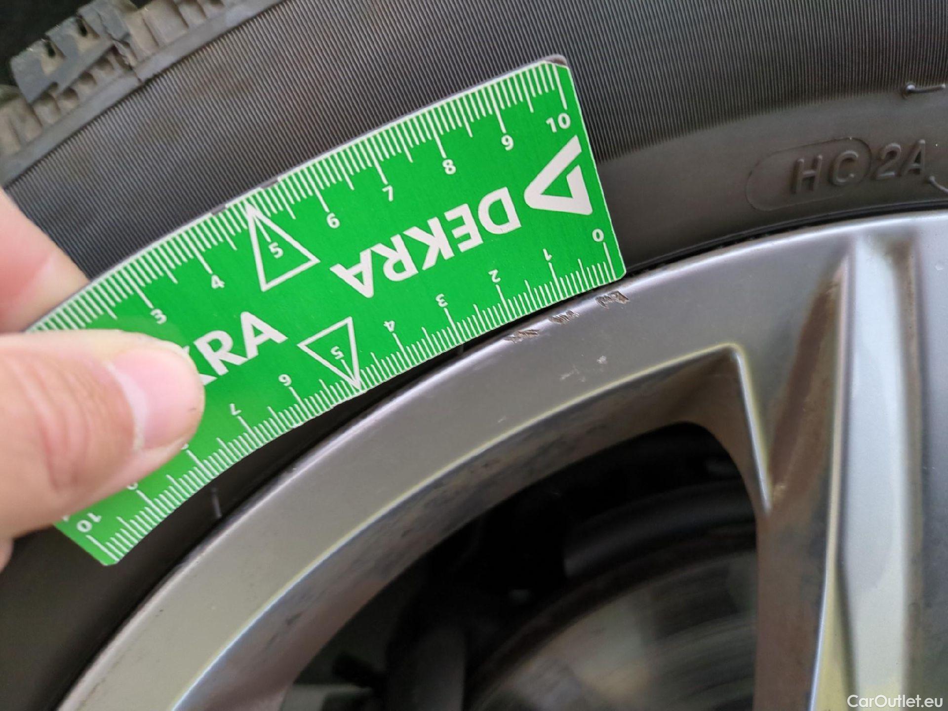  Volkswagen  T-CROSS VOLKSWAGEN  / 2018 / 5P / SUV 1.0 TSI 110ch DSG R-Line(SP) #3