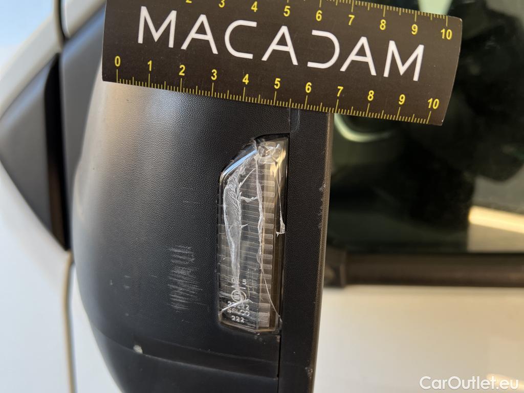  Renault  Trafic  Fourgon L2H1 3T Grand Confort 2.0 dCi 130CV BVM6 E6d #38