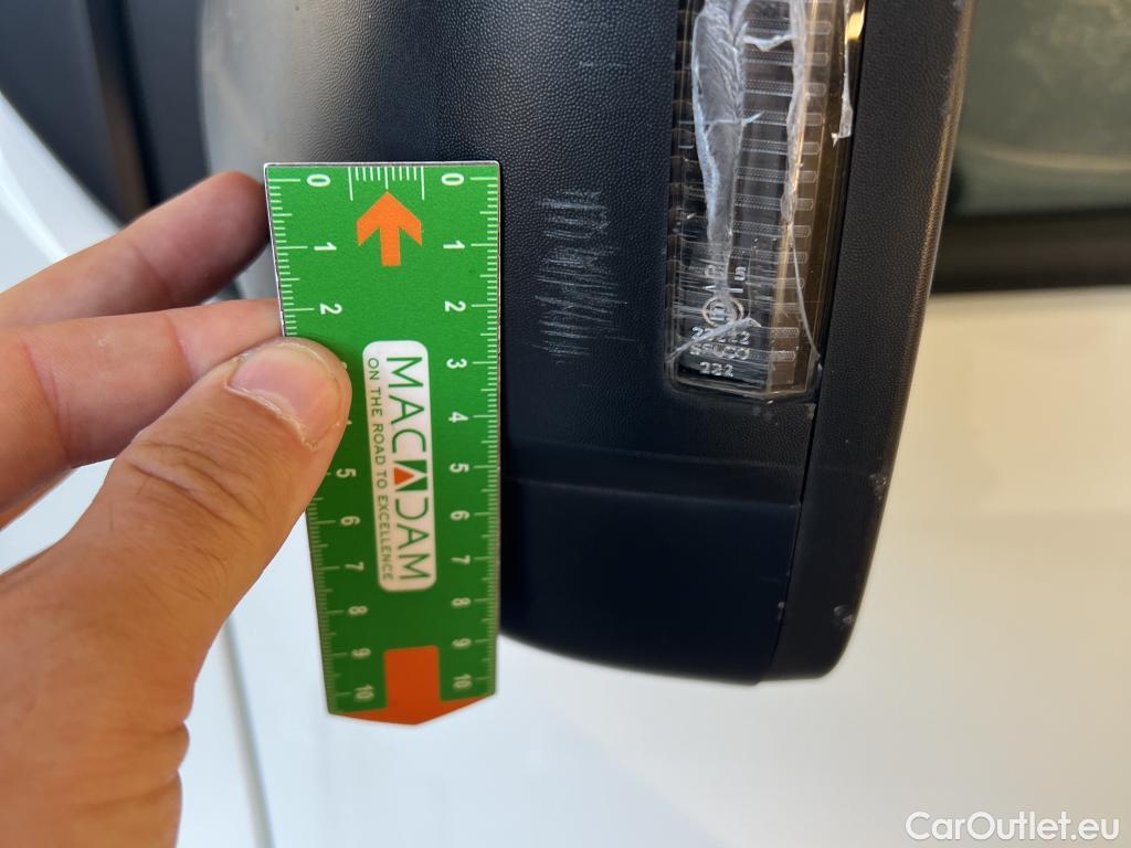  Renault  Trafic  Fourgon L2H1 3T Grand Confort 2.0 dCi 130CV BVM6 E6d #49