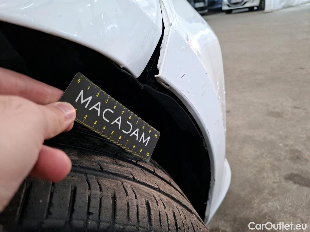  Toyota  Yaris TOYOTA  Hybride / 2019 / 5P / Berline Hybride 116h Dynamic Business Stage Acad #35