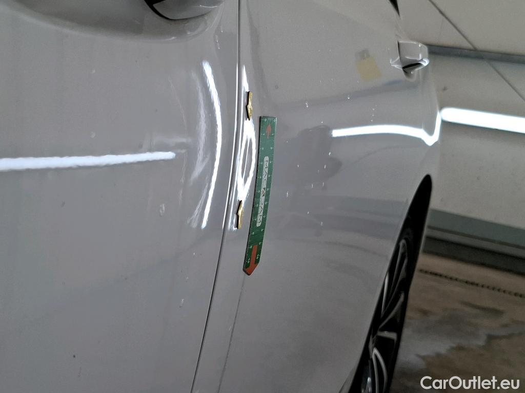  Volkswagen  Golf  VOLKSWAGEN SW / 2020 / 5P / Break 2.0 TDI SCR 150 DSG STYLE SW #2