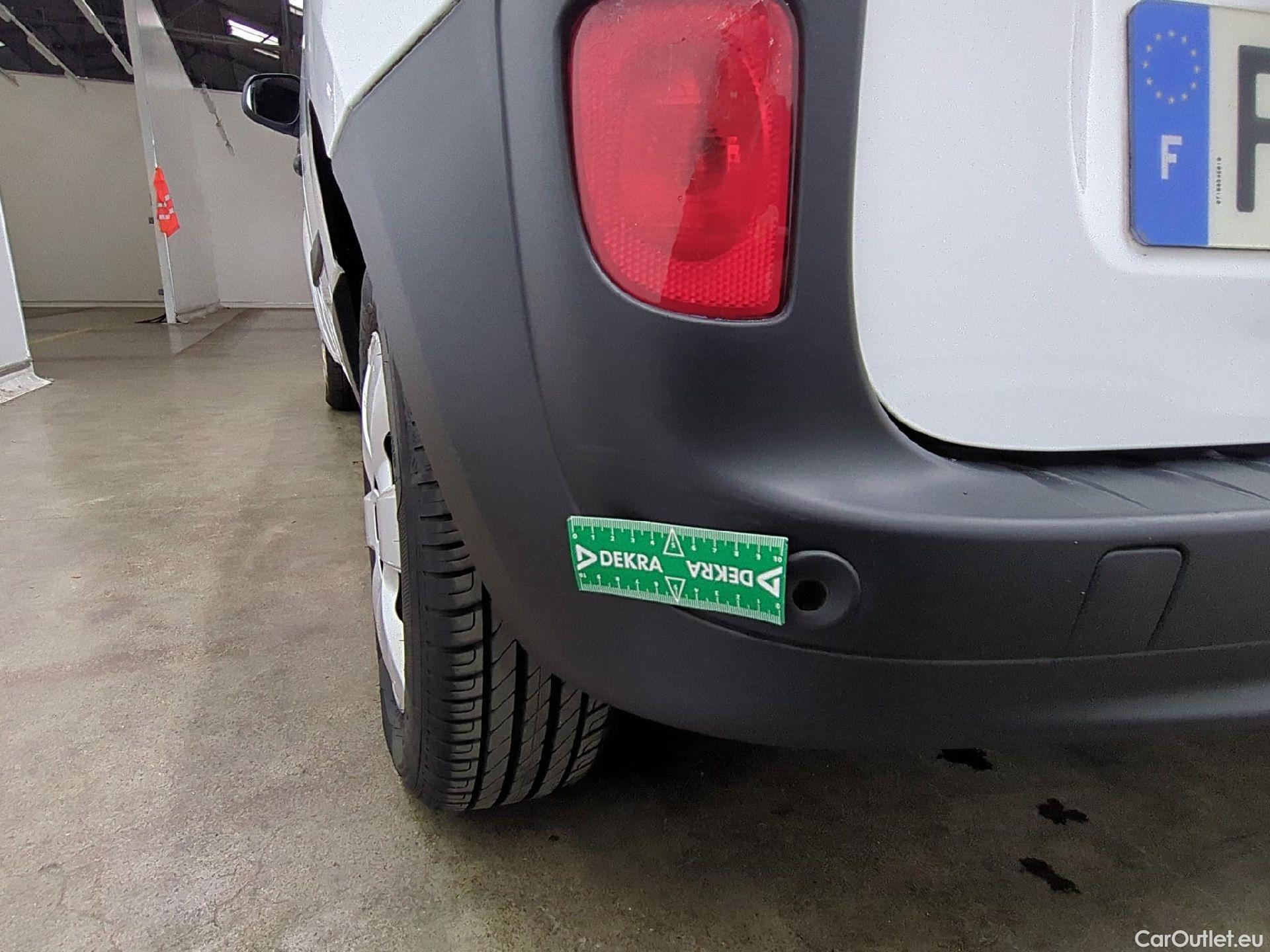  Renault  Kangoo  Express Maxi Extra (Série Spéciale) 1.5 dCi 90CV BVM5 E6 #50