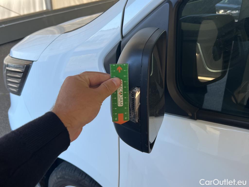  Renault  Trafic  Fourgon L2H1 3T Grand Confort 2.0 dCi 130CV BVM6 E6d #25