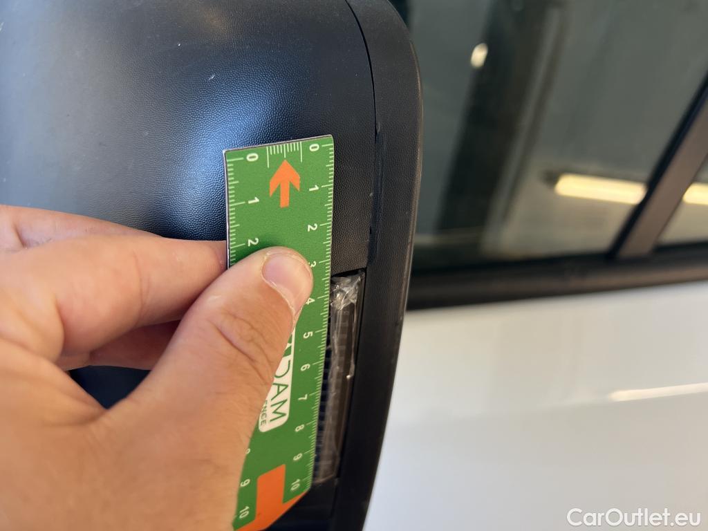  Renault  Trafic  Fourgon L2H1 3T Grand Confort 2.0 dCi 130CV BVM6 E6d #27