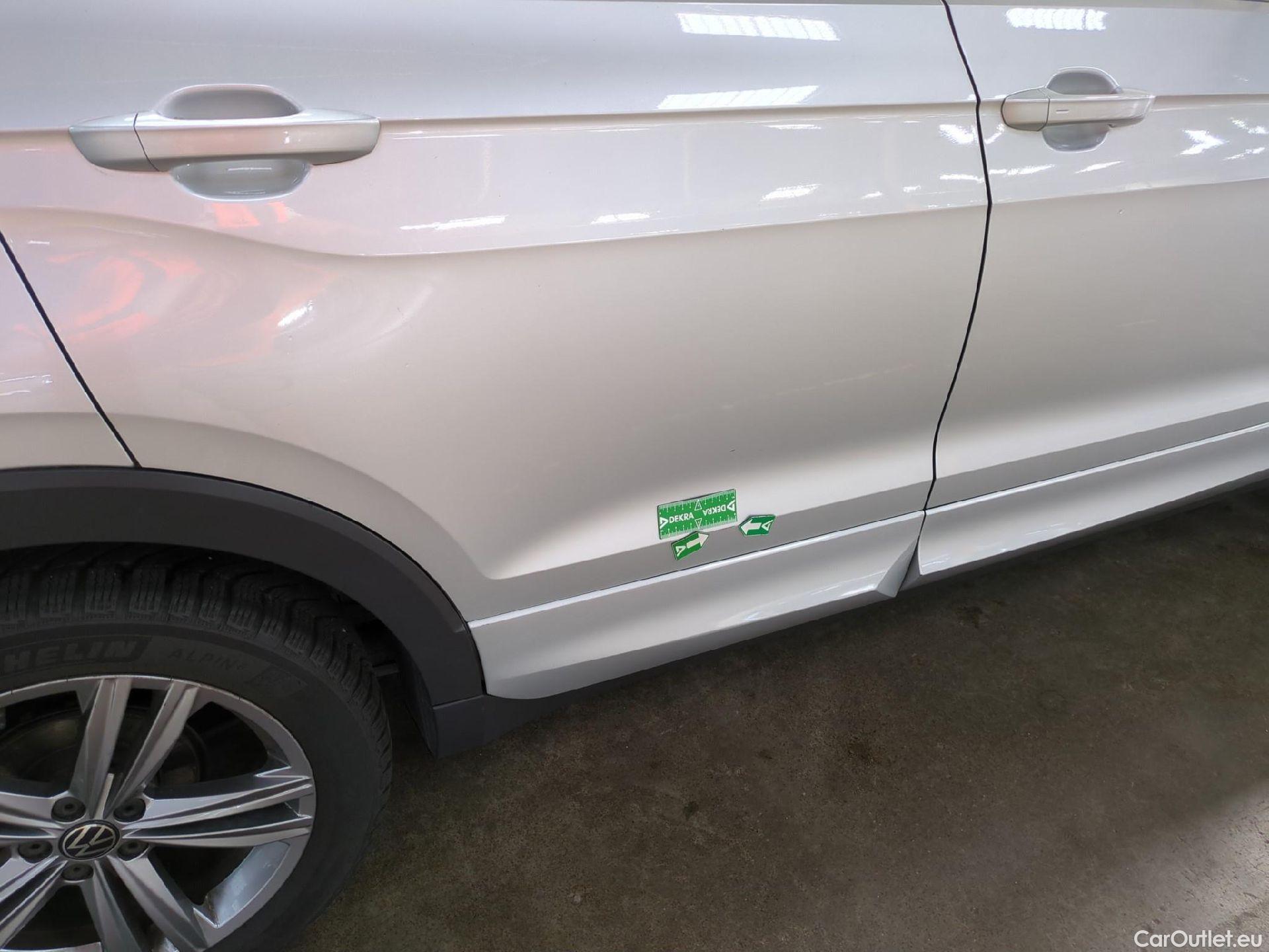  Volkswagen  T-CROSS VOLKSWAGEN  / 2018 / 5P / SUV 1.0 TSI 110ch DSG R-Line(SP) #29