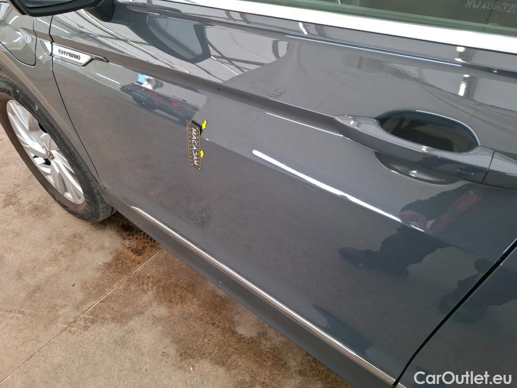  Volkswagen  Tiguan VOLKSWAGEN  / 2020 / 5P / SUV 1.4 eHybrid 245 DSG6 Elegance Exclusive #1